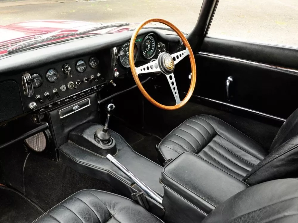 Автомобиль Jaguar E-type Series 1 Купе 2+2