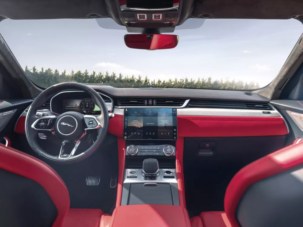 Автомобиль Jaguar F-Pace I Рестайлинг Внедорожник (5 дверей)
