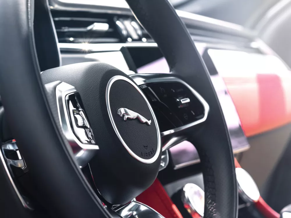 Автомобиль Jaguar F-Pace I Рестайлинг Внедорожник (5 дверей)