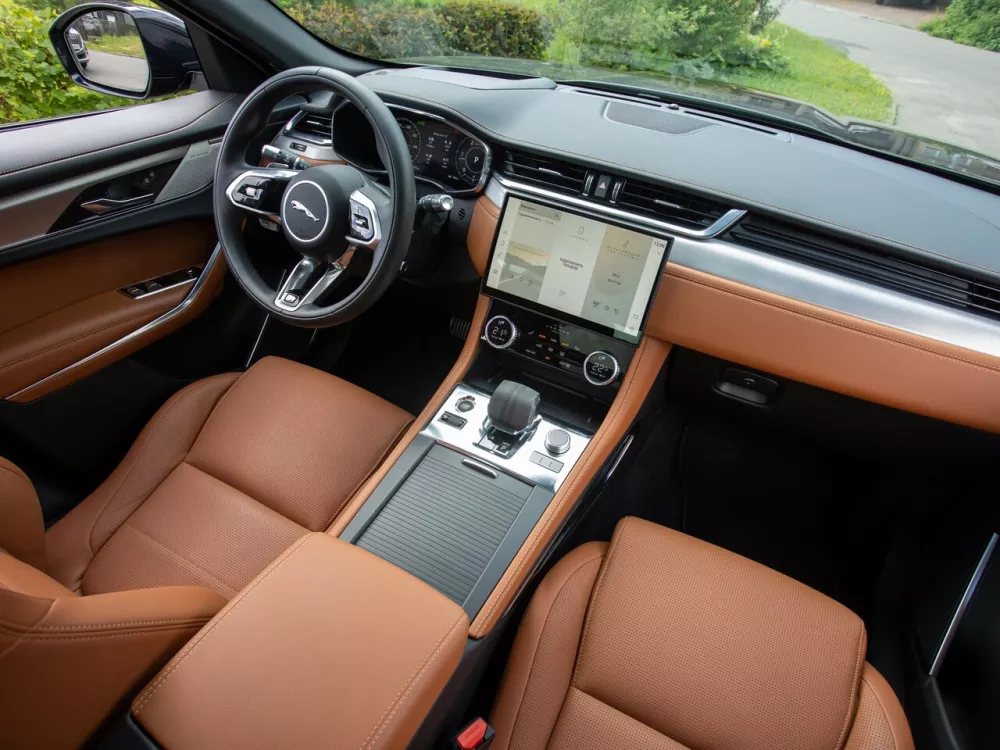 Автомобиль Jaguar F-Pace I Рестайлинг Внедорожник (5 дверей)