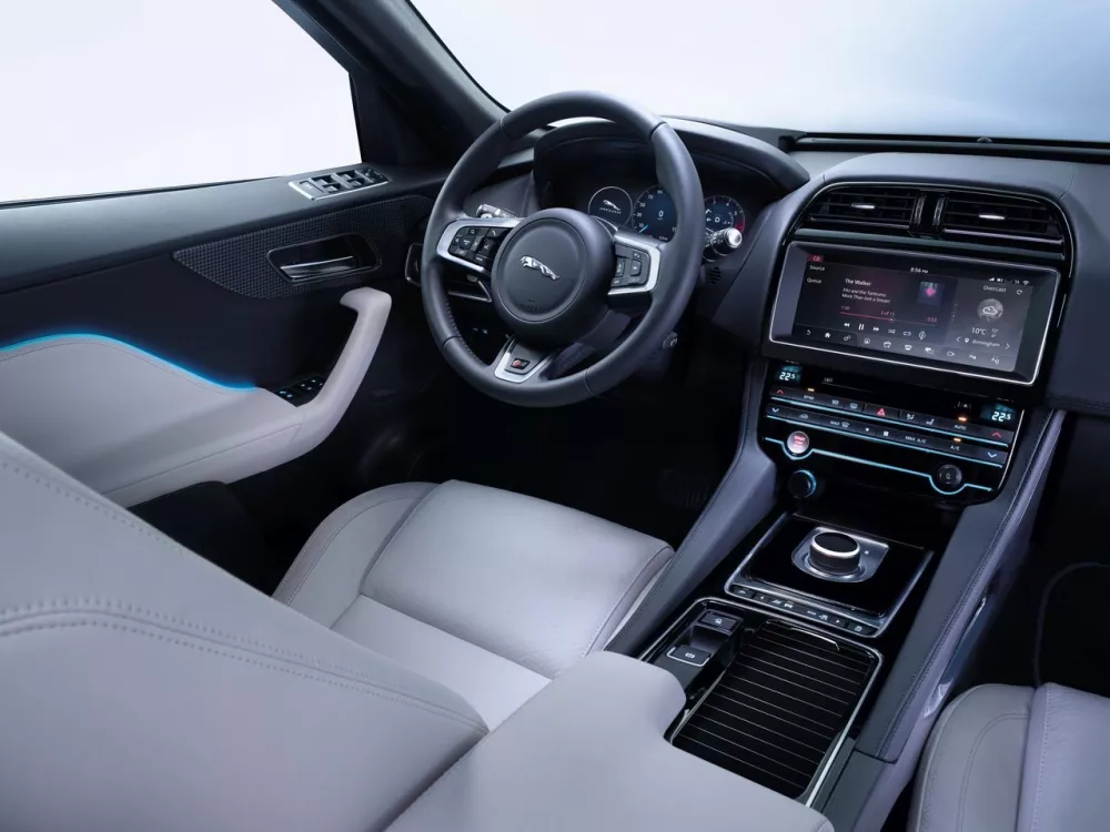 Автомобиль Jaguar F-Pace I Внедорожник (5 дверей)