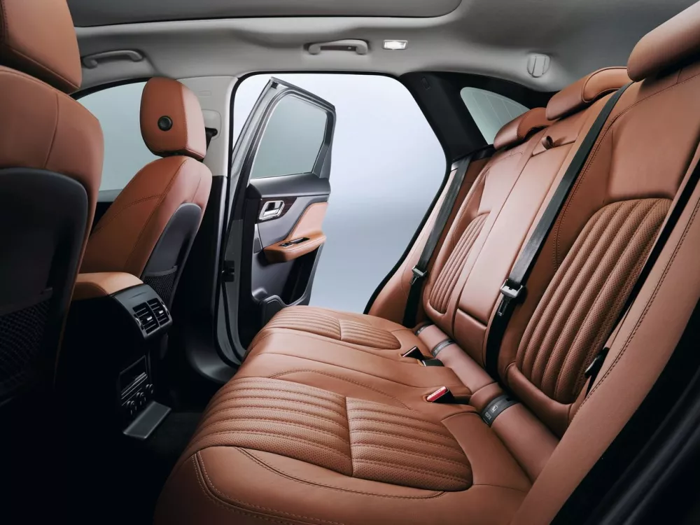Автомобиль Jaguar F-Pace I Внедорожник (5 дверей)