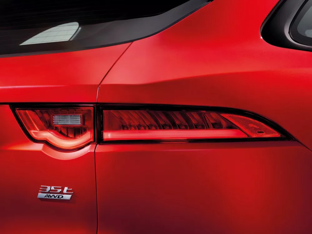Автомобиль Jaguar F-Pace I Внедорожник (5 дверей)