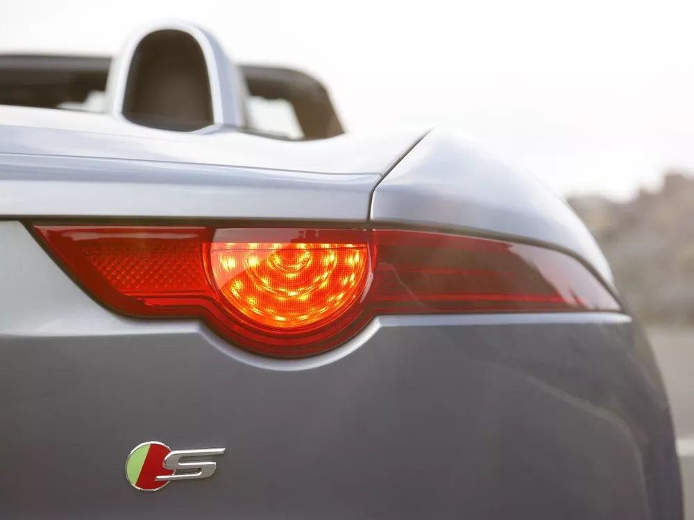 Автомобиль Jaguar F-Type I Родстер