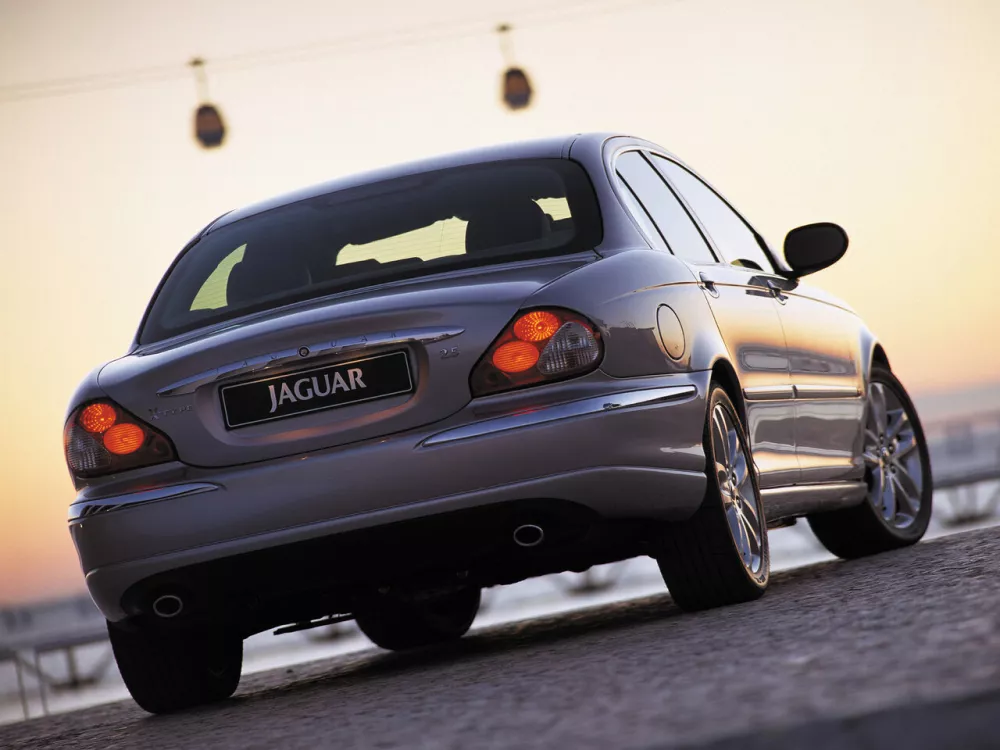 Автомобиль Jaguar X-Type I Седан