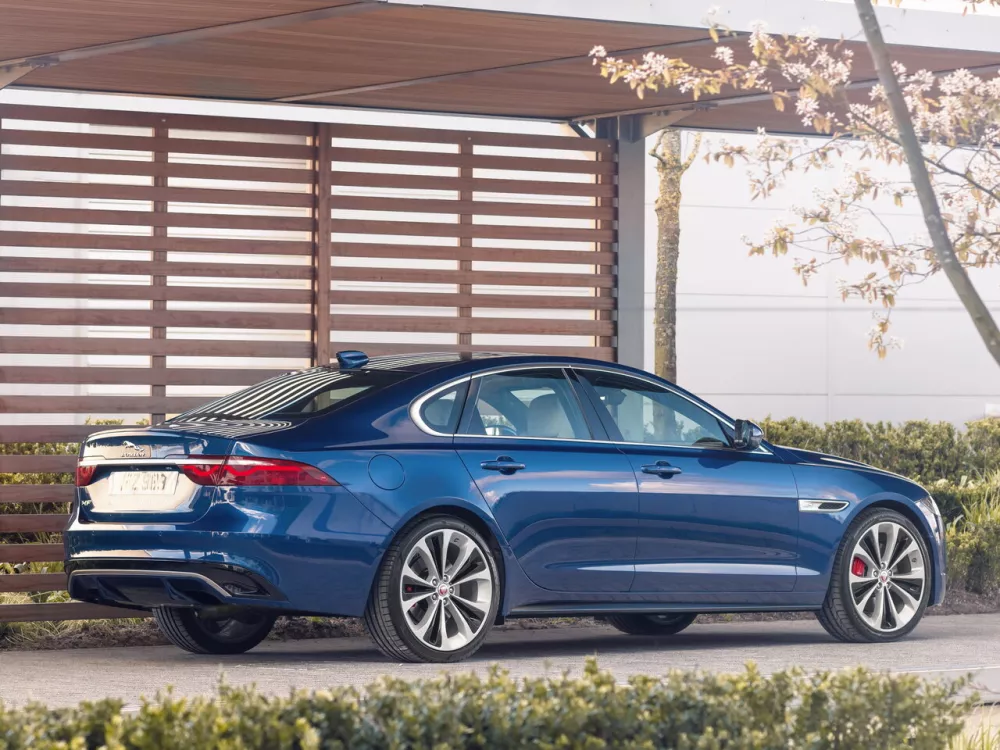 Автомобиль Jaguar XF II Рестайлинг Седан
