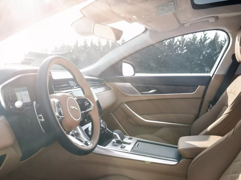 Автомобиль Jaguar XF II Рестайлинг Седан