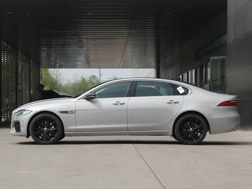 Автомобиль Jaguar XF II Рестайлинг Седан L