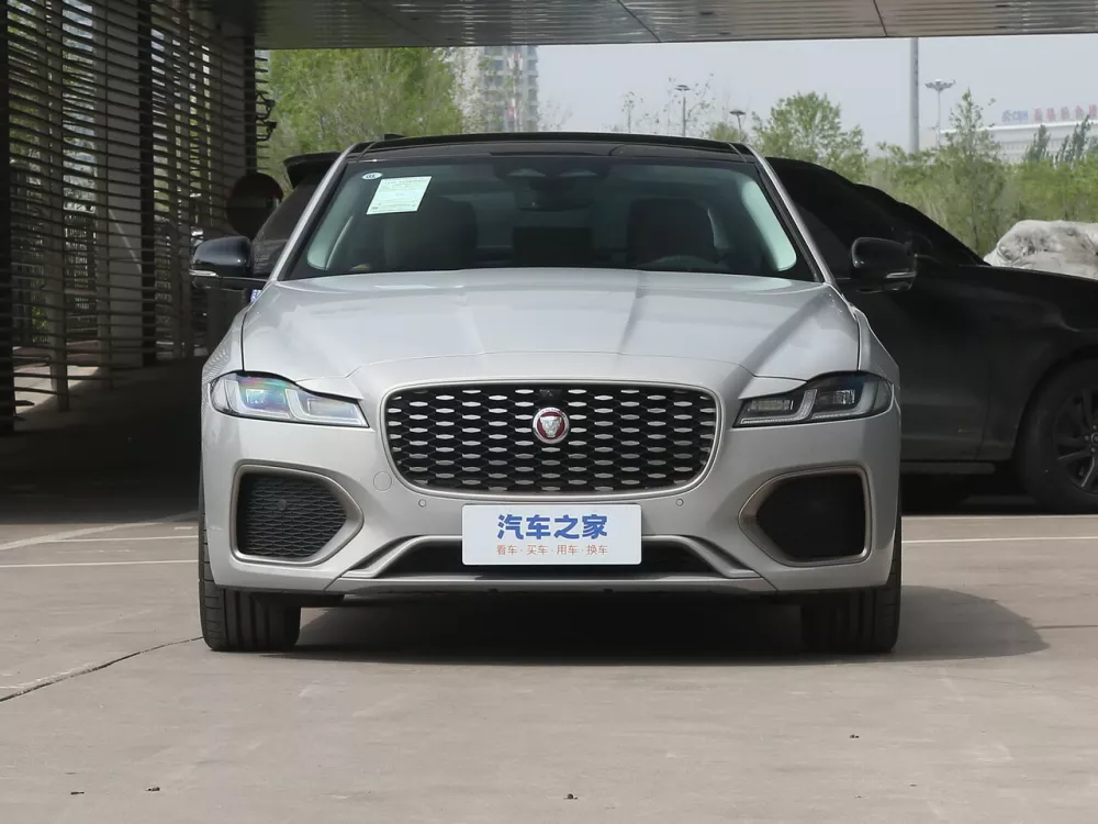 Автомобиль Jaguar XF II Рестайлинг Седан L