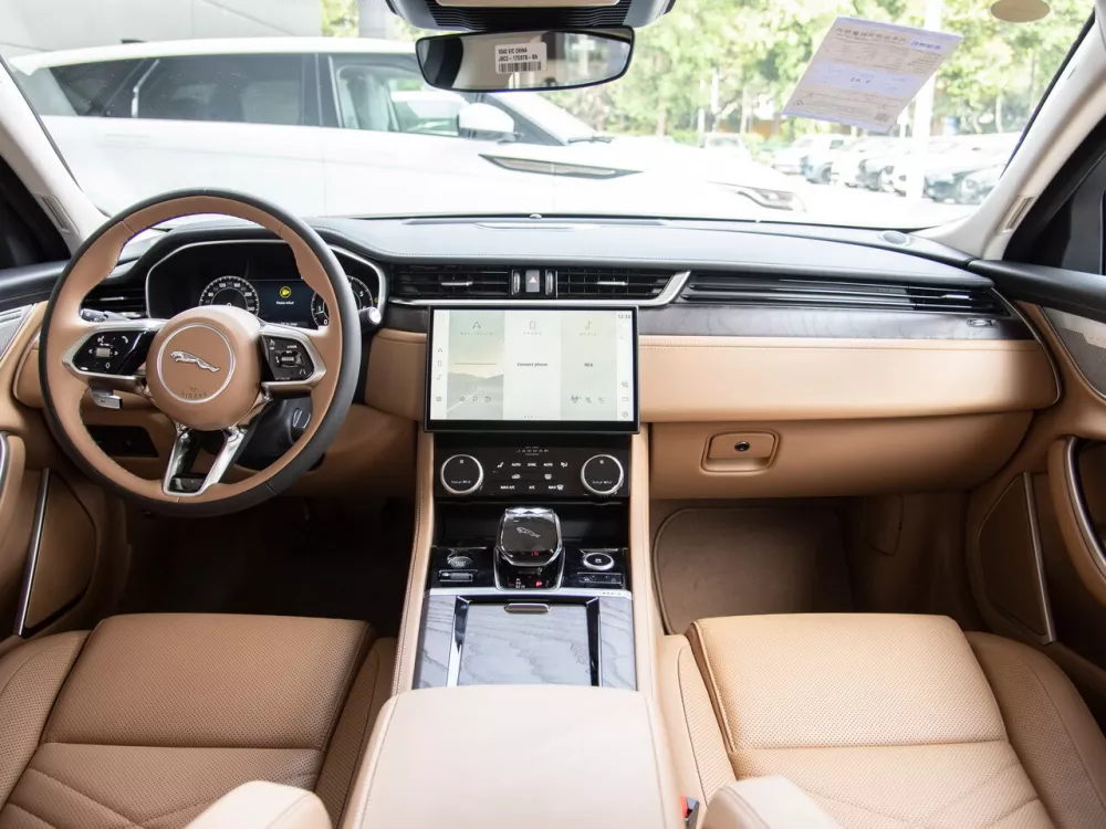 Автомобиль Jaguar XF II Рестайлинг Седан L