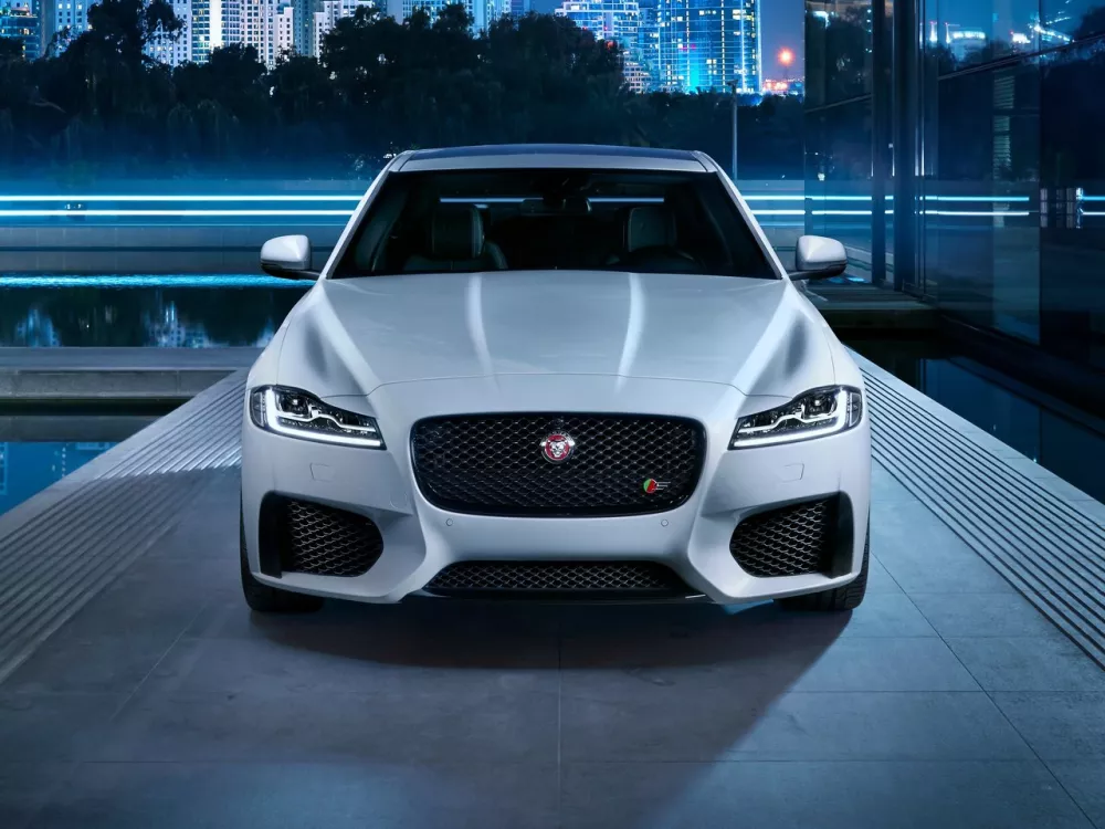Автомобиль Jaguar XF II Седан