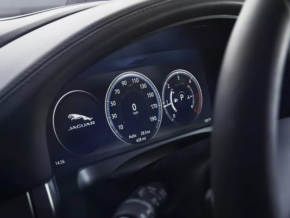Автомобиль Jaguar XF II Седан