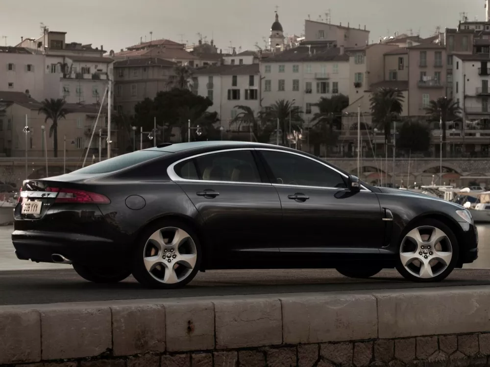 Автомобиль Jaguar XF I Седан