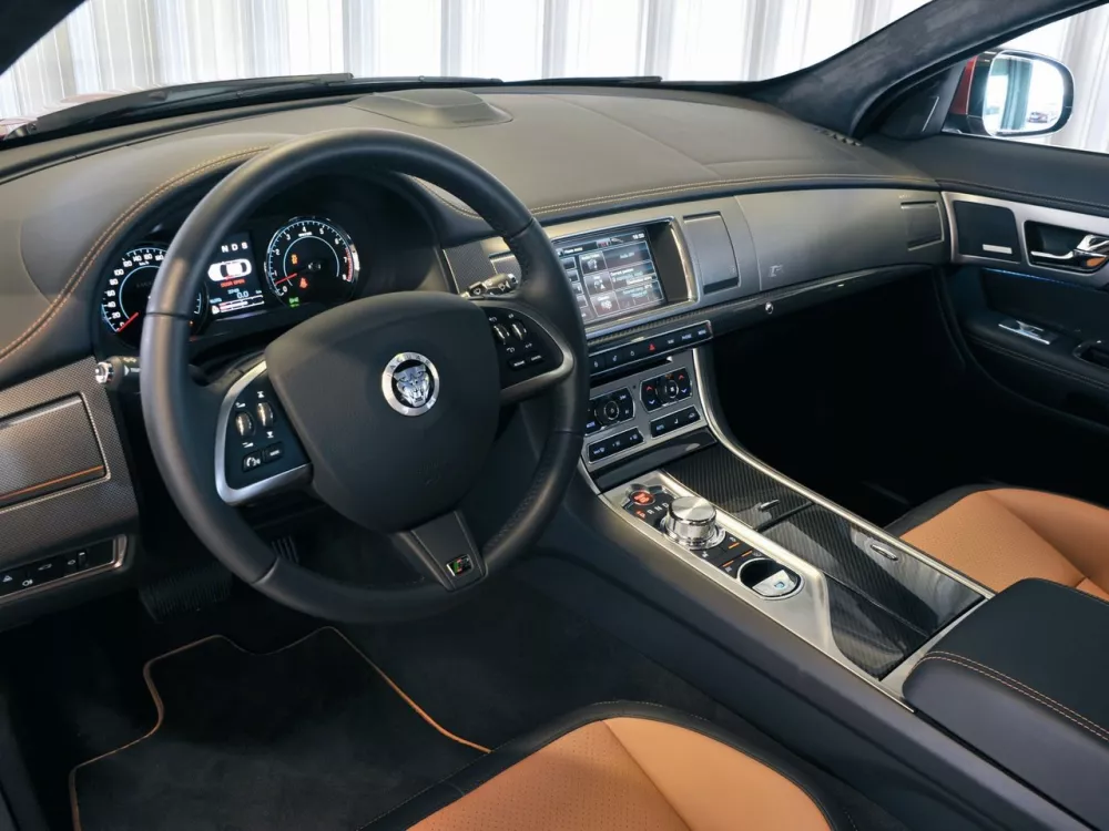 Автомобиль Jaguar XFR I Рестайлинг Седан