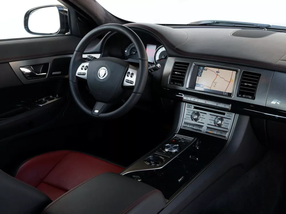 Автомобиль Jaguar XFR I Седан