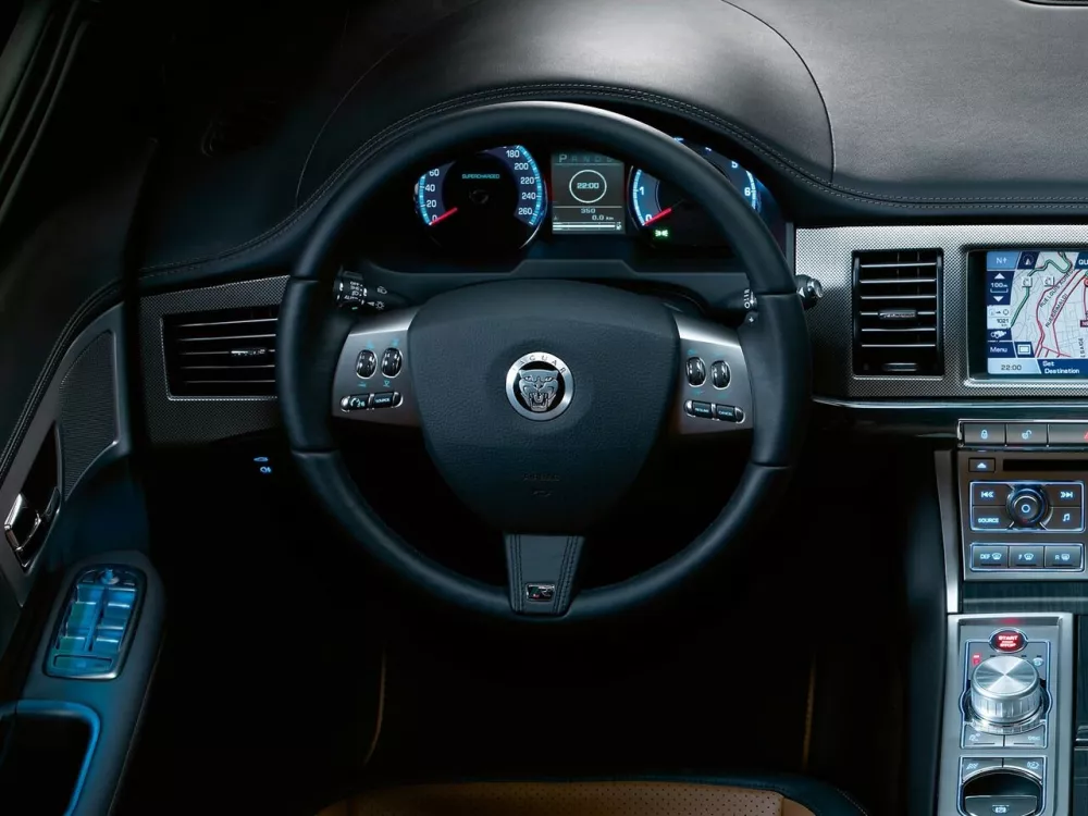 Автомобиль Jaguar XFR I Седан