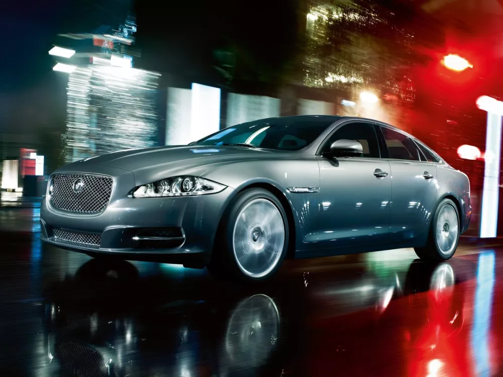 Автомобиль Jaguar XJ IV (X351) Седан