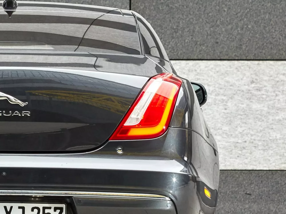 Автомобиль Jaguar XJ IV (X351) Рестайлинг Седан Long