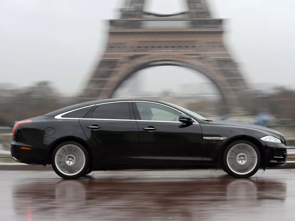 Автомобиль Jaguar XJ IV (X351) Седан