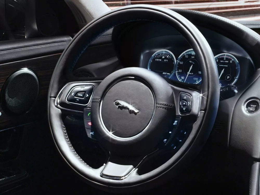 Автомобиль Jaguar XJ IV (X351) Седан