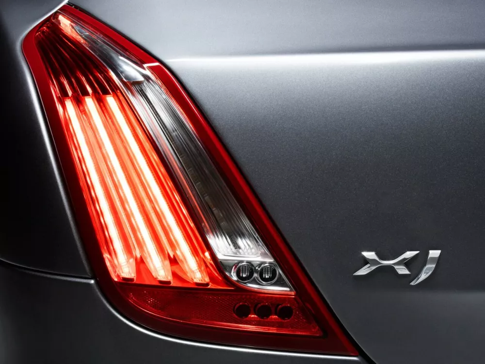 Автомобиль Jaguar XJ IV (X351) Седан