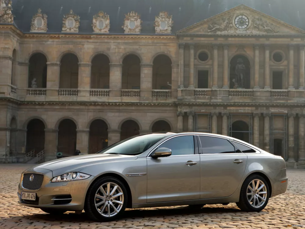 Автомобиль Jaguar XJ IV (X351) Седан Long