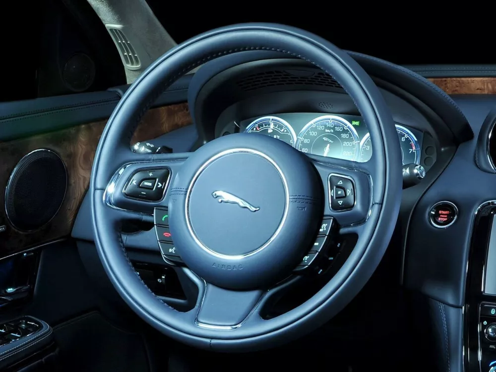 Автомобиль Jaguar XJ IV (X351) Седан Long