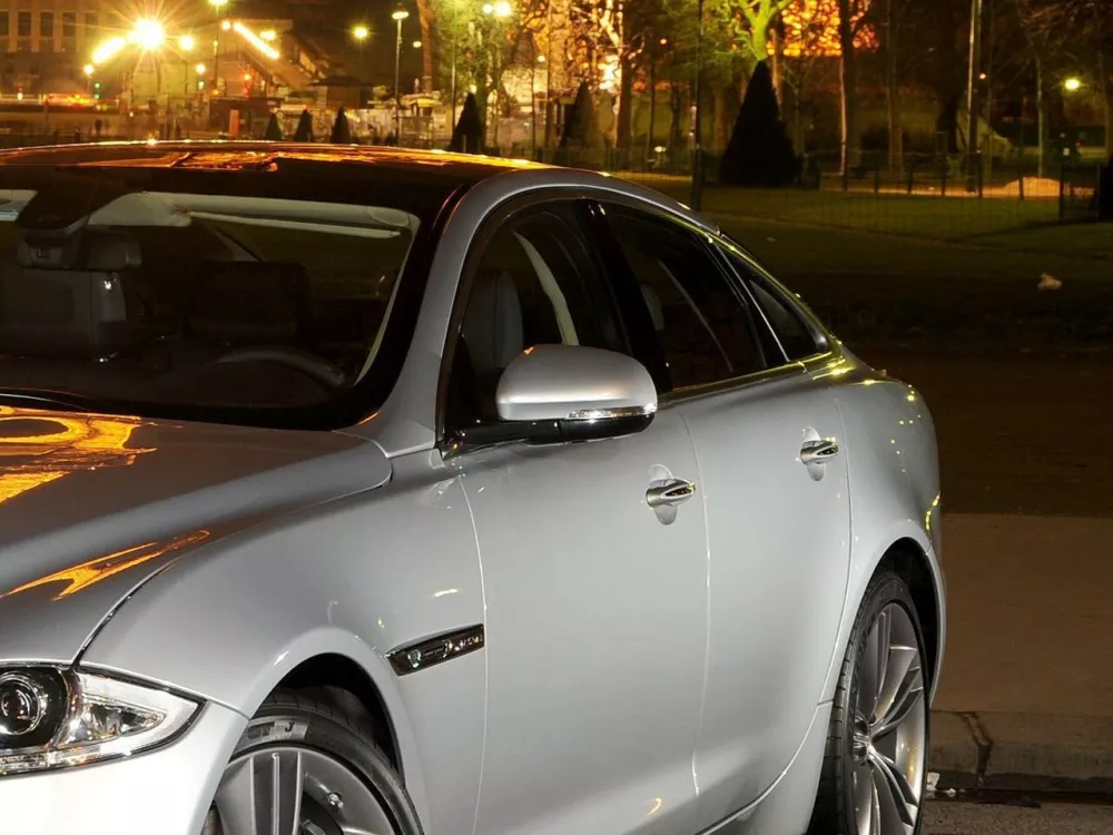 Автомобиль Jaguar XJ IV (X351) Седан Long