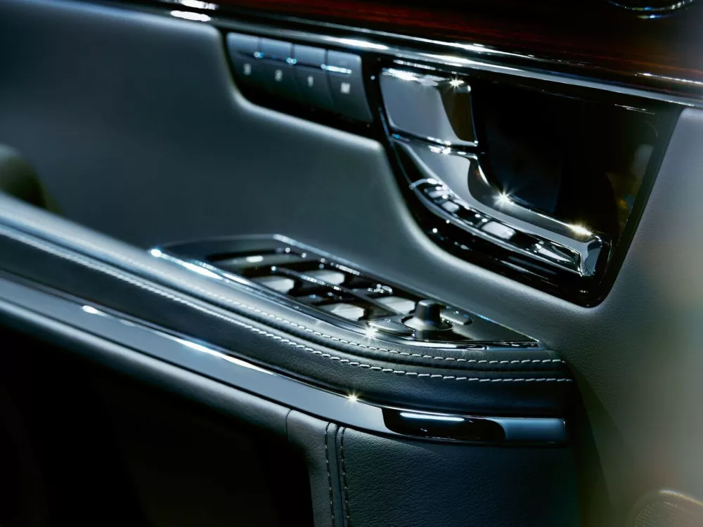 Автомобиль Jaguar XJ IV (X351) Седан Long