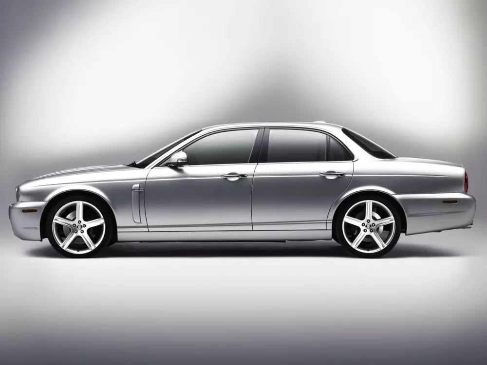 Автомобиль Jaguar XJ III (X350/X358) Седан