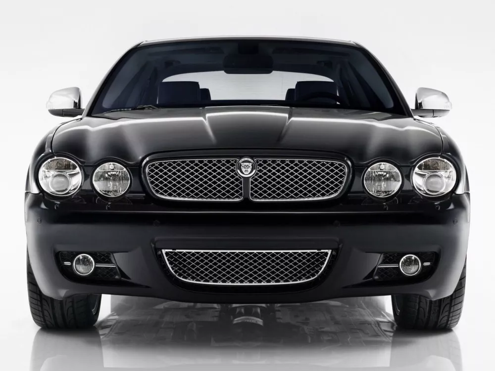 Автомобиль Jaguar XJ III (X350/X358) Седан
