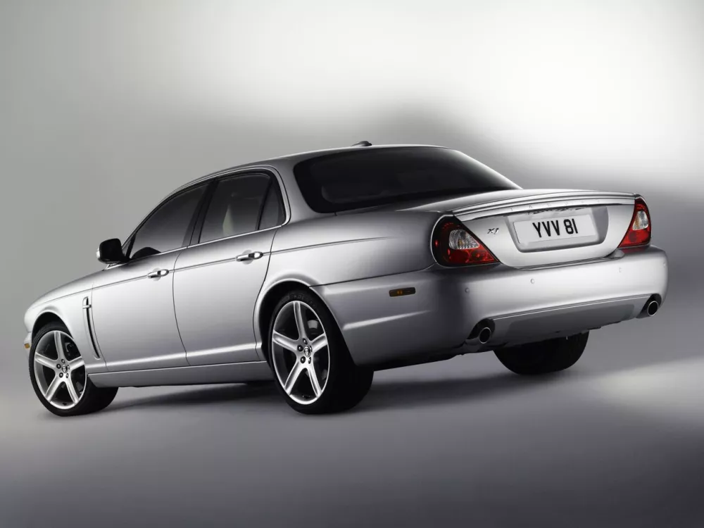 Автомобиль Jaguar XJ III (X350/X358) Седан