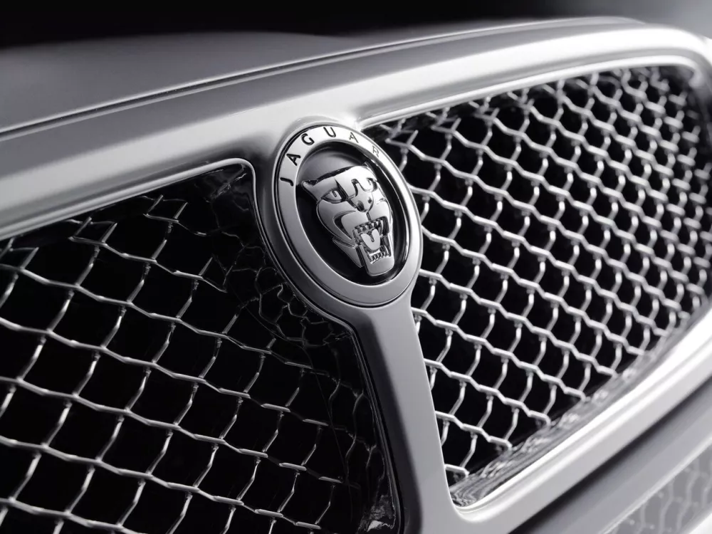 Автомобиль Jaguar XJ III (X350/X358) Седан