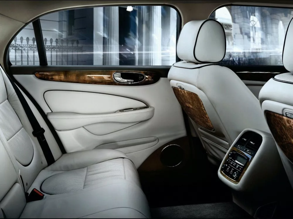 Автомобиль Jaguar XJ III (X350/X358) Седан Long