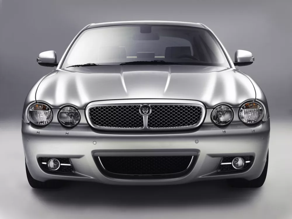 Автомобиль Jaguar XJ III (X350/X358) Седан Long