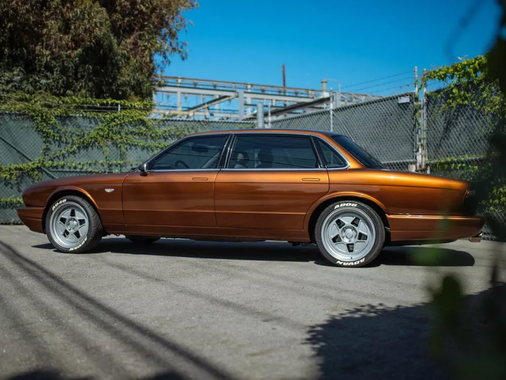 Автомобиль Jaguar XJ II (X308) Седан Long