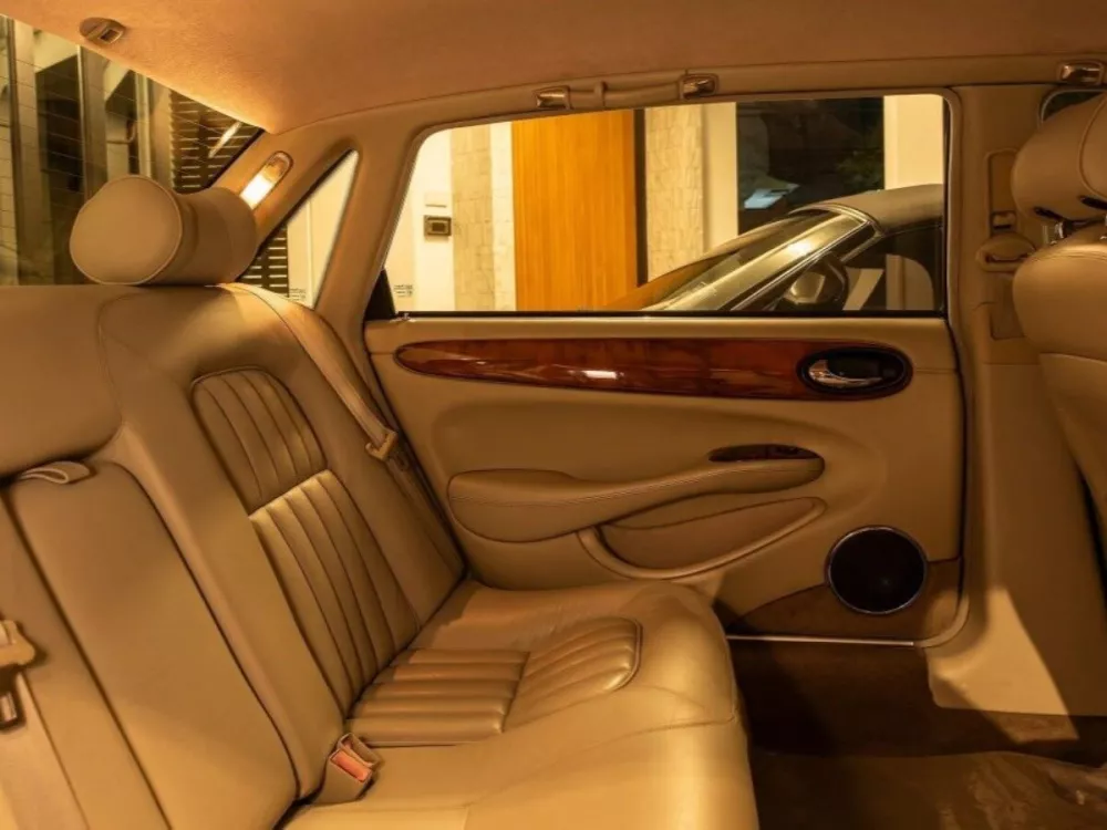 Автомобиль Jaguar XJ II (X308) Седан Long