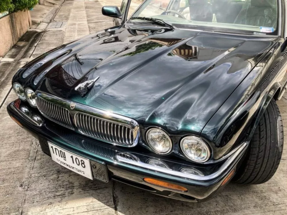 Автомобиль Jaguar XJ II (X308) Седан Long