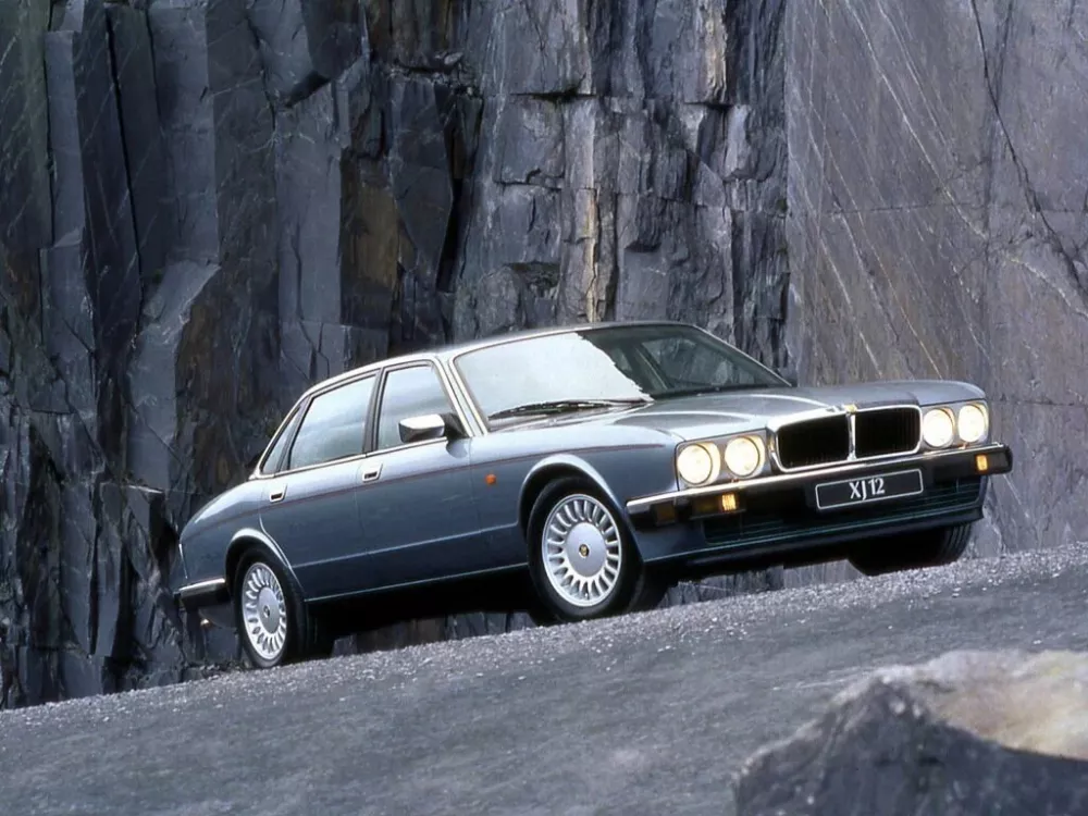 Автомобиль Jaguar XJ II (XJ40) Седан