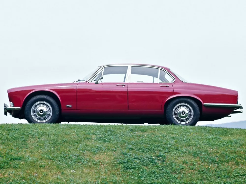 Автомобиль Jaguar XJ I (Series 1) Седан