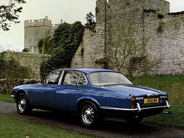 Автомобиль Jaguar XJ I (Series 2) Седан