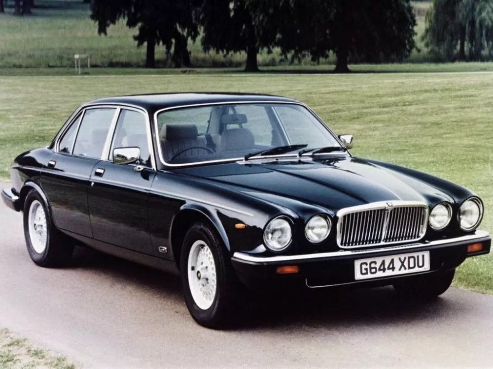 Автомобиль Jaguar XJ I (Series 3) Седан