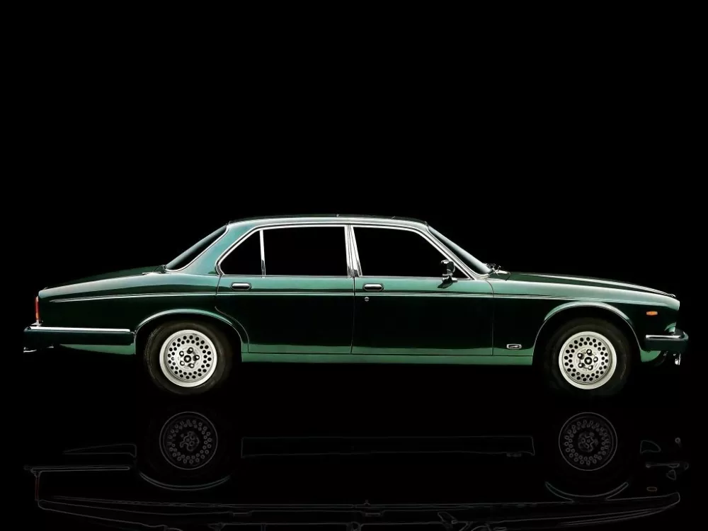 Автомобиль Jaguar XJ I (Series 3) Седан