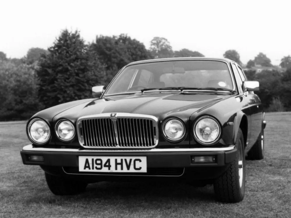 Автомобиль Jaguar XJ I (Series 3) Седан