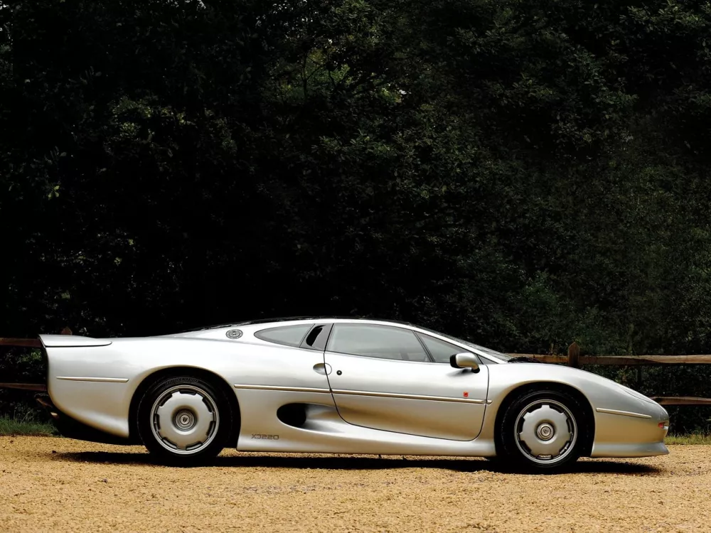 Автомобиль Jaguar XJ220 Купе