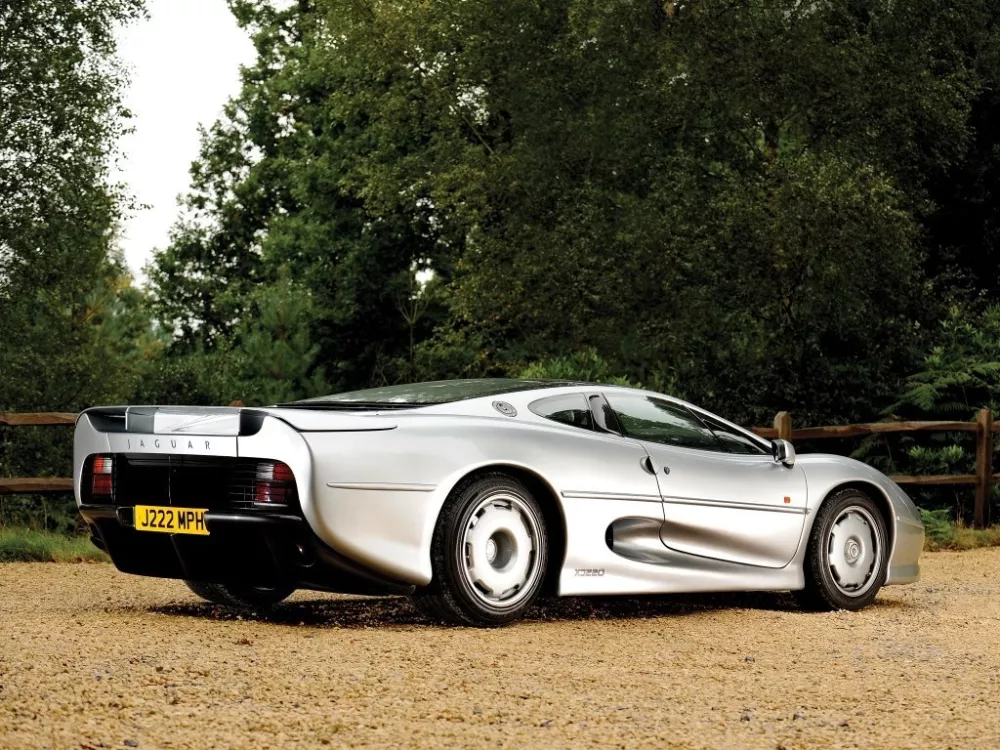 Автомобиль Jaguar XJ220 Купе