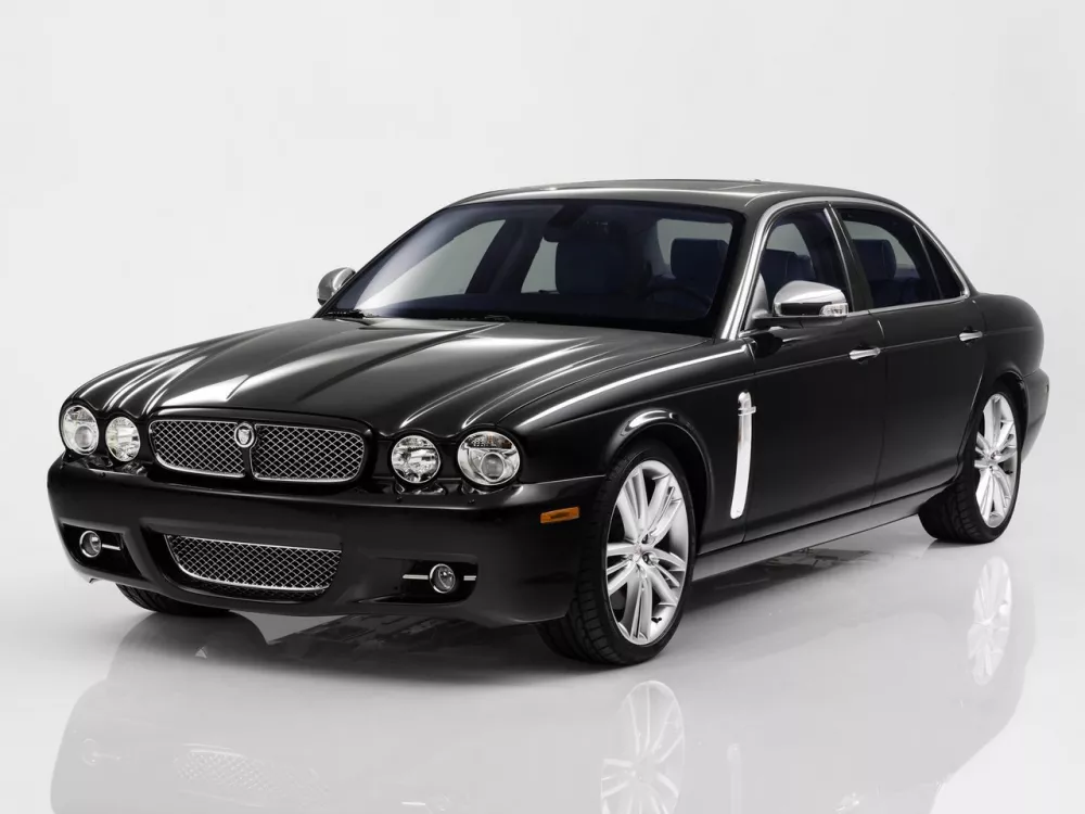 Автомобиль Jaguar XJR III (X358) Седан