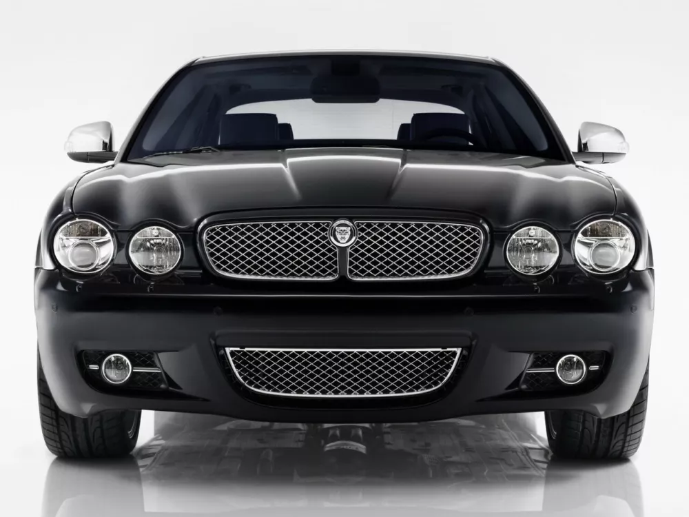 Автомобиль Jaguar XJR III (X358) Седан