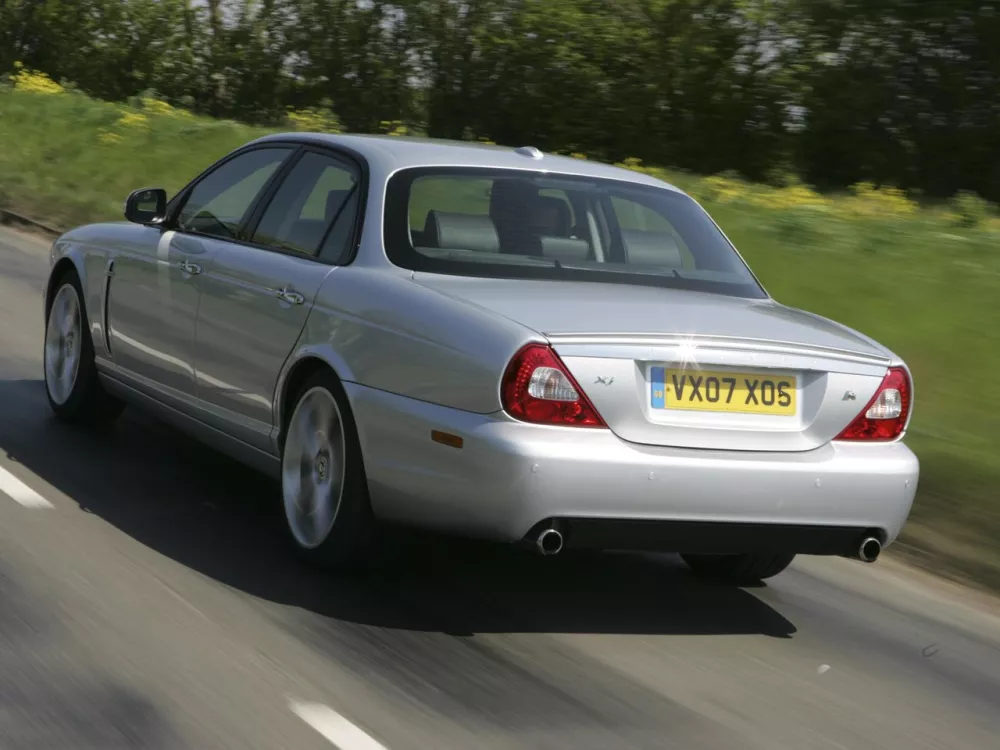 Автомобиль Jaguar XJR III (X358) Седан