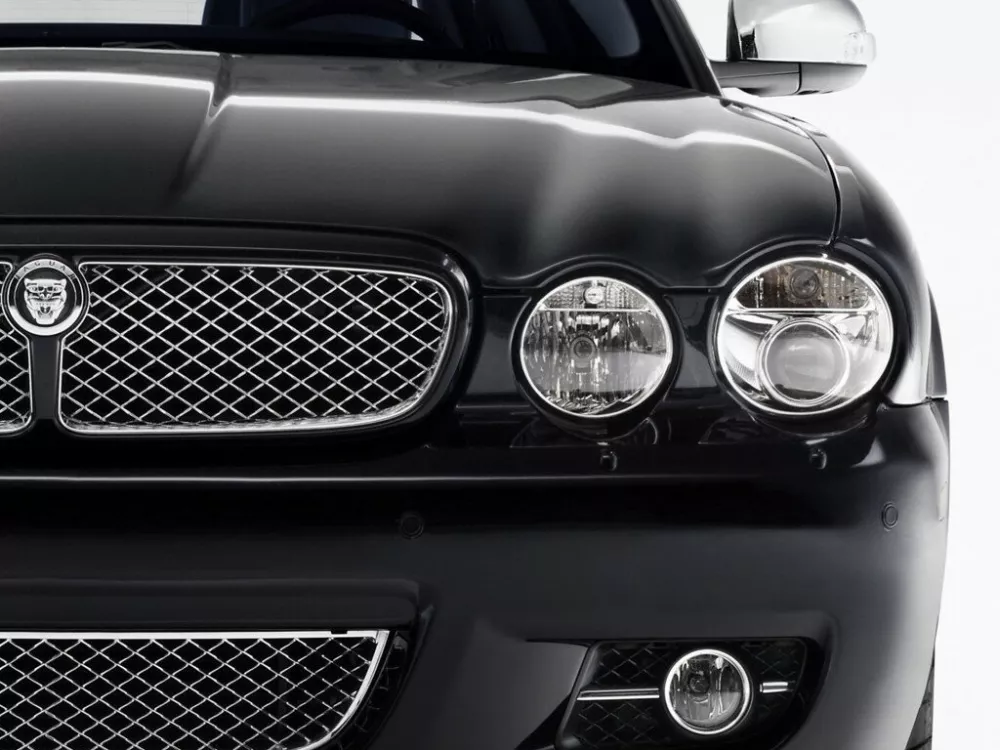 Автомобиль Jaguar XJR III (X358) Седан